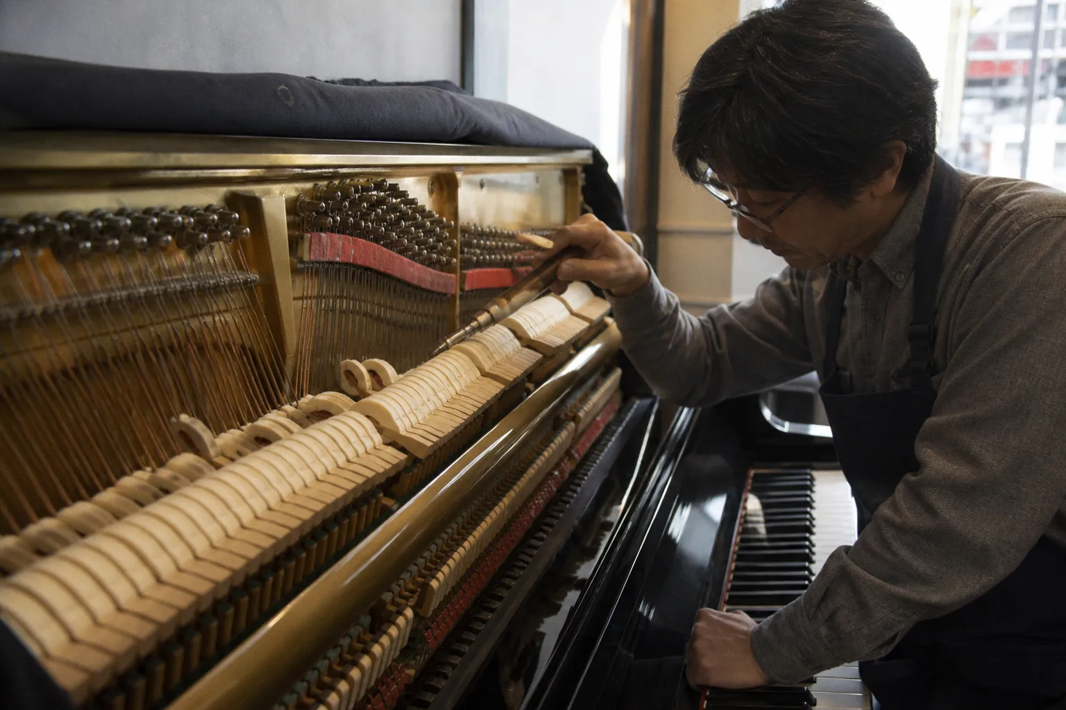 物理モデリングとサンプリング音源の違い：ジャズの響きを作る内部構造